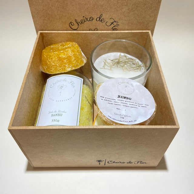 Kit Velas Aromáticas Bambu para Spa Day com Sabonete e Sais de Banho - Cheiro de Flor