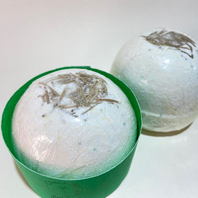 Bomba de baño con aroma a flores de verbena