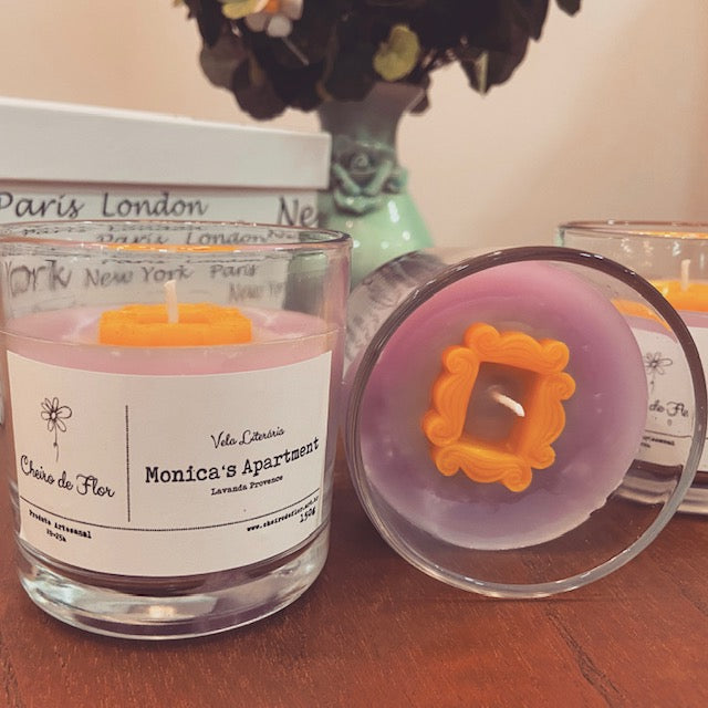 Literary Scented Candle - Monica's Apartment - Friends TV Series - Smell of Flowers 