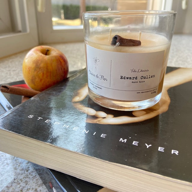 Literary Scented Candle - Twilight Edward Cullen - Scent of Flower 