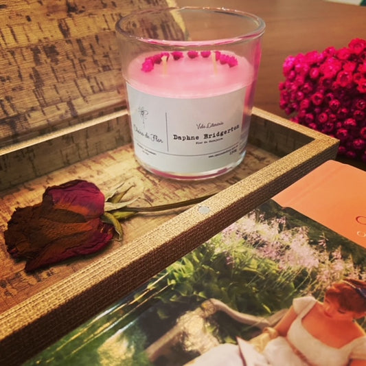 Literary Scented Candle - Bridgerton Daphne Bridgerton - Smell of Flower 